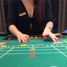 smjl casino live dealer table games on mobile for Philippines players